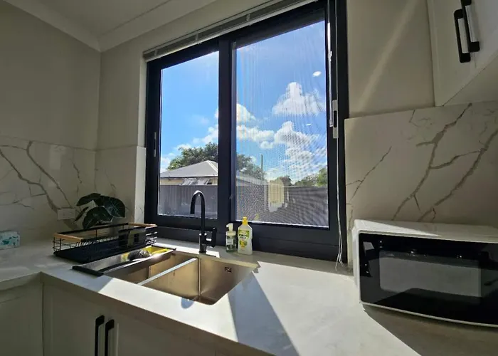 Corporate Entire House 2walk To Curtin *